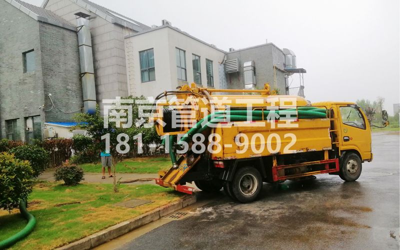 246摄山星城闻兰小区化粪池清理